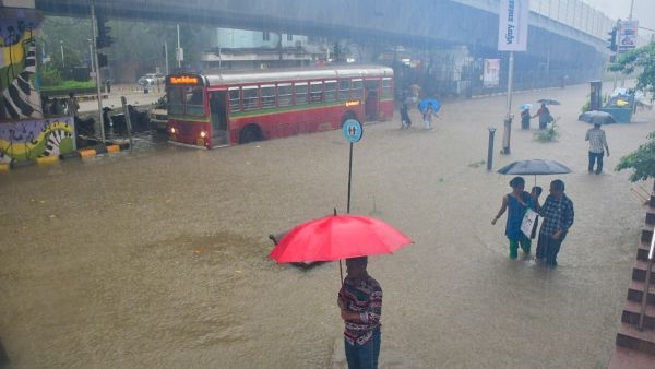 Heavy Rains Disrupt Mumbai Heavy Rains Disrupt Mumbai