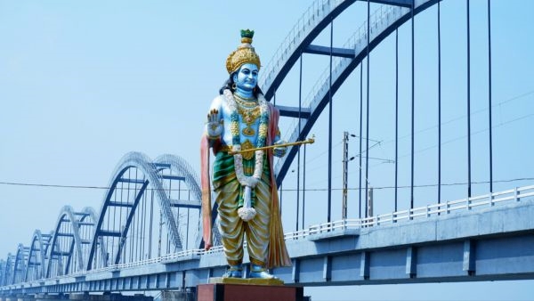 Statue on Pushkara Ghat Road in AP Statue on Pushkara Ghat Road in AP