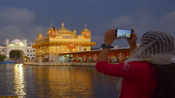 Parkash Purab at Golden Temple Parkash Purab at Golden Temple