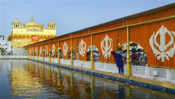 Parkash Purab at Golden Temple Parkash Purab at Golden Temple