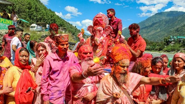 In Pics Ganesh Visarjan A Spectacle of Devotion and Celebration Across India In Pics Ganesh Visarjan A Spectacle of Devotion and Celebration Across India