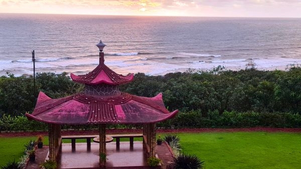 Visit Ganpatipule to Enjoy Water Sports