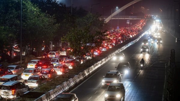 Delhi s Sarita Vihar Flyover Repairs Beg Delhi s Sarita Vihar Flyover Repairs Beg