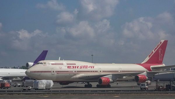 Airlines Adjust Flights Amid Rising Middle East Tensions Airlines Adjust Flights Amid Rising Middle East Tensions