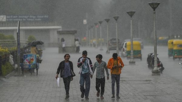 Karnataka Braces for Heavy Rainfall Karnataka Braces for Heavy Rainfall