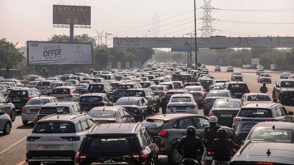 Traffic Diversions in Greater Noida Traffic Diversions in Greater Noida