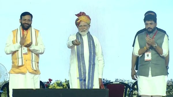 Modi Launches Hisar-Ayodhya Flight Modi Launches Hisar-Ayodhya Flight