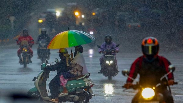 Bengaluru Cyclonic Weather Update Bengaluru Cyclonic Weather Update