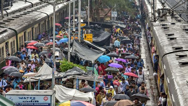 Train Services Disrupted On Howrah-Mumbai Route Train Services Disrupted On Howrah-Mumbai Route