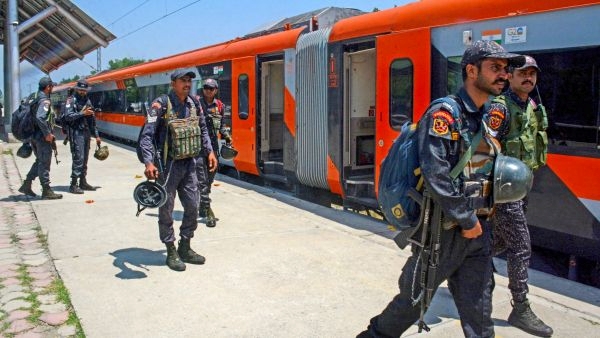 Srinagar Rail Link s 8 Features