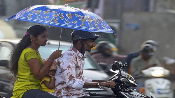 Bengaluru Weather Alert IMD Warns of Rain Thunderstorms Till April 11 Across Karnataka Bengaluru Weather Alert IMD Warns of Rain Thunderstorms Till April 11 Across Karnataka