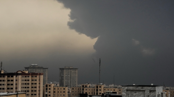 Hyderabad Weather Today April 4 2026 Cloudy Skies Warm Day with Low Rain Chances