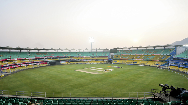 PBKS vs SRH IPL 2026 Mullapur Weather to Stay Clear Warm Conditions Expected for Day Game