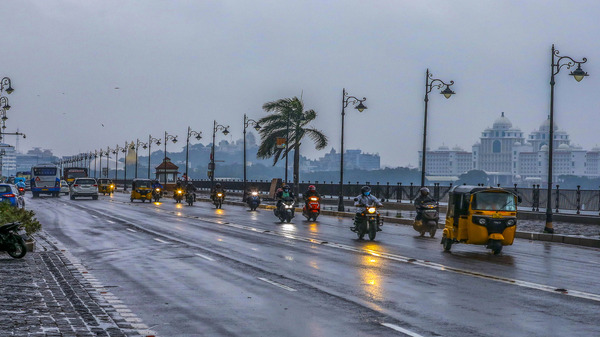 Southwest Monsoon Gains Strength Rain Likely Across Andhra Pradesh And Telangana Thunderstorms Gusty Winds Southwest Monsoon Gains Strength Rain Likely Across Andhra Pradesh And Telangana Thunderstorms Gusty Winds