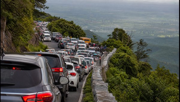 Nandi Hills Traffic Guide 2026: How to Avoid Weekend Gridlock and Find Better Alternatives Near Bengaluru