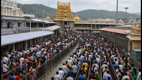 ತಿರುಪತಿ ದರ್ಶನಕ್ಕೆ ಹೊರಟಿದ್ದೀರಾ? ತಿರುಮಲದಲ್ಲಿ ಭಕ್ತರ ದಟ್ಟಣೆ ಹೆಚ್ಚಿದ್ದು, ಈ ಮಾಹಿತಿ ತಪ್ಪದೇ ಓದಿ