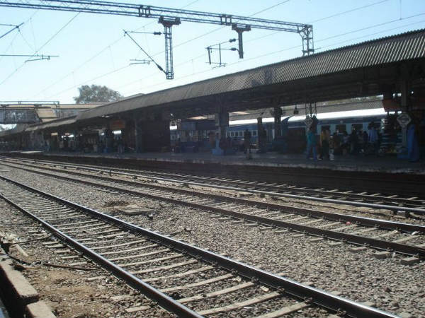 ಪ್ರಮುಖ ರೈಲು ನಿಲ್ದಾಣಗಳು: