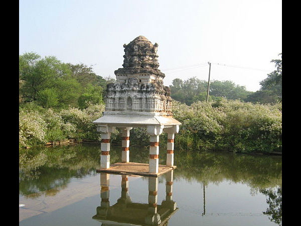 ನಮ್ಮ ನಾಡಿನ ರಾಷ್ಟ್ರೀಯ ಸ್ಮಾರಕಗಳು: