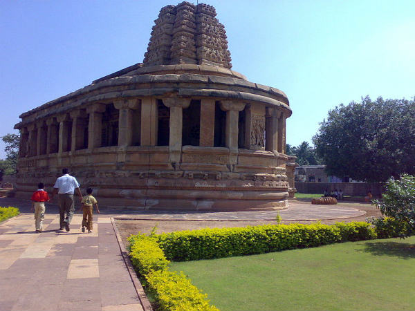 ನಮ್ಮ ನಾಡಿನ ರಾಷ್ಟ್ರೀಯ ಸ್ಮಾರಕಗಳು: