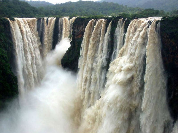 ಬೆಂಗಳೂರಿನಿಂದ ಕೊಡಚಾದ್ರಿ ಈ ರೀತಿ ಪಯಣಿಸಿ ಬೆಂಗಳೂರಿನಿಂದ ಕೊಡಚಾದ್ರಿ ಈ ರೀತಿ ಪಯಣಿಸಿ