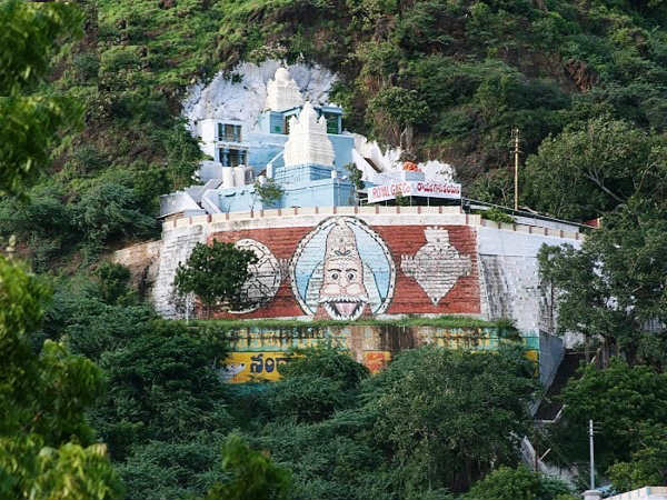 ಆಂಧ್ರದ ಪ್ರಮುಖ ಧಾರ್ಮಿಕ ಕ್ಷೇತ್ರಗಳು: