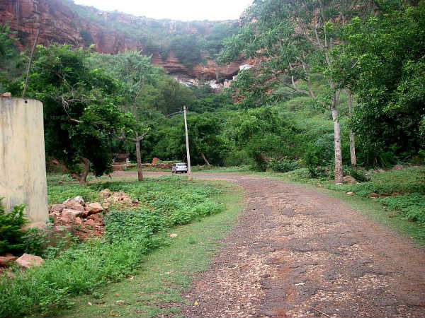 ಗುಹಾ ದೇವಾಲಯಗಳು: