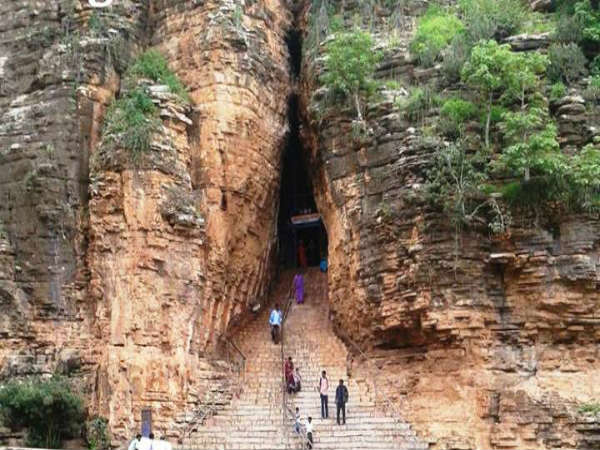 ಗುಹಾ ದೇವಾಲಯಗಳು: