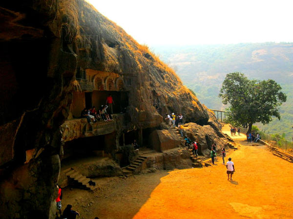 ಗುಹಾ ದೇವಾಲಯಗಳು: