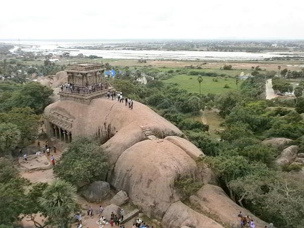 ಗುಹಾ ದೇವಾಲಯಗಳು: