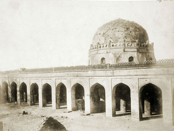 ಕಪ್ಪುಬಿಳುಪಿನ ಪ್ರವಾಸಿ ಸ್ಥಳಗಳು: