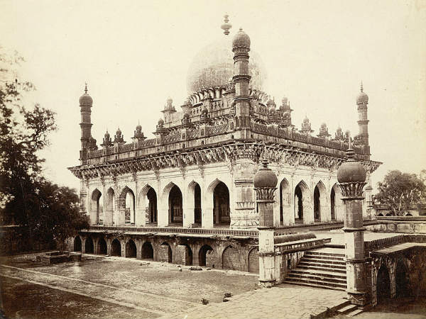 ಕಪ್ಪುಬಿಳುಪಿನ ಪ್ರವಾಸಿ ಸ್ಥಳಗಳು: