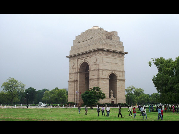 ಸೆಳೆಯುವಂತೆ ಮಾಡುವ ಮಳೆಯ ಕಳೆ: