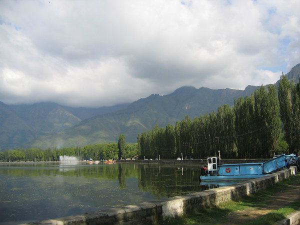 ನಯನಮನೋಹರ ಜಮ್ಮು-ಕಾಶ್ಮೀರ ಕೆರೆಗಳು: