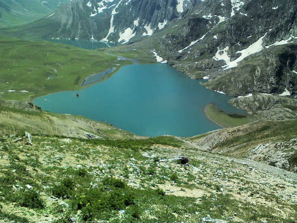 ನಯನಮನೋಹರ ಜಮ್ಮು-ಕಾಶ್ಮೀರ ಕೆರೆಗಳು: