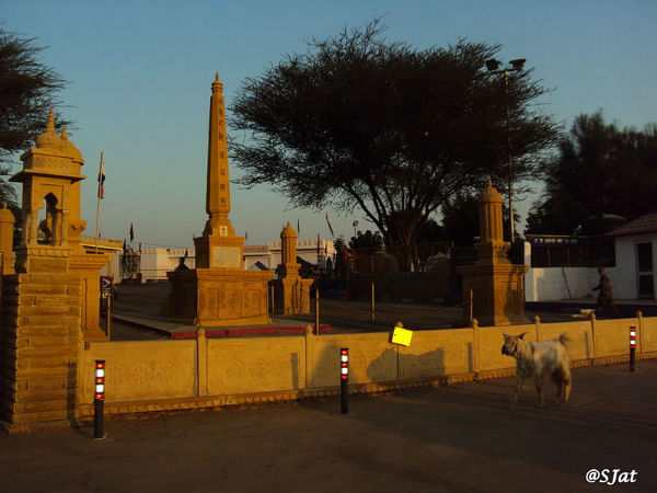 ಕೆಲವು ವಿಚಿತ್ರ ದೇವಸ್ಥಾನಗಳು: