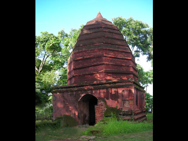 ಕೆಲವು ವಿಚಿತ್ರ ದೇವಸ್ಥಾನಗಳು: