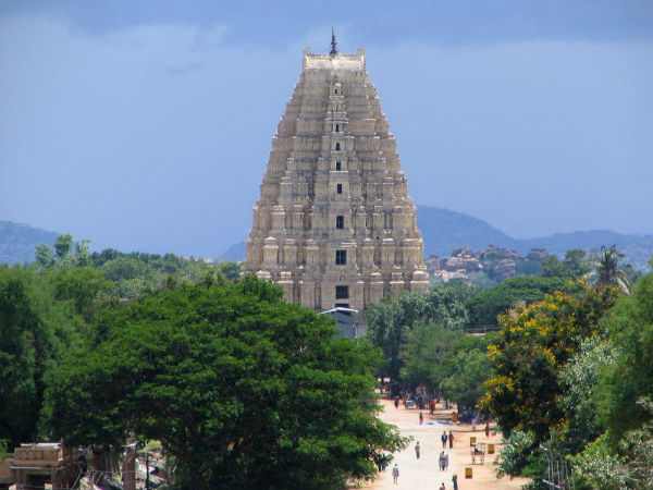 ಆಕರ್ಷಕ ದೇವಾಲಯ ಗೋಪುರಗಳು: ಆಕರ್ಷಕ ದೇವಾಲಯ ಗೋಪುರಗಳು:
