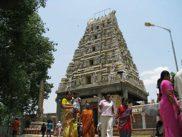 ಆಕರ್ಷಕ ದೇವಾಲಯ ಗೋಪುರಗಳು: ಆಕರ್ಷಕ ದೇವಾಲಯ ಗೋಪುರಗಳು: