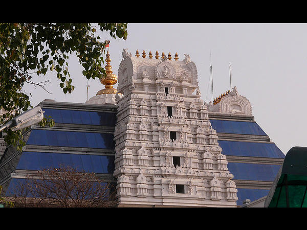 ಆಕರ್ಷಕ ದೇವಾಲಯ ಗೋಪುರಗಳು: ಆಕರ್ಷಕ ದೇವಾಲಯ ಗೋಪುರಗಳು: