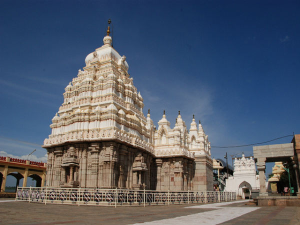 ಆಕರ್ಷಕ ದೇವಾಲಯ ಗೋಪುರಗಳು: ಆಕರ್ಷಕ ದೇವಾಲಯ ಗೋಪುರಗಳು:
