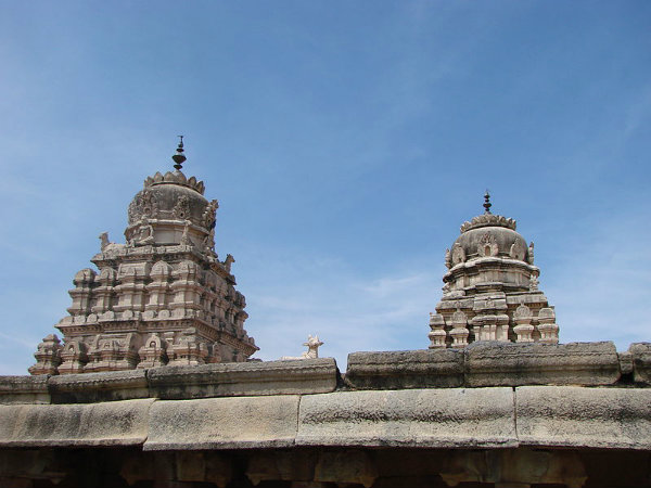 ವೀರಭದ್ರ ದೇವಸ್ಥಾನ: 