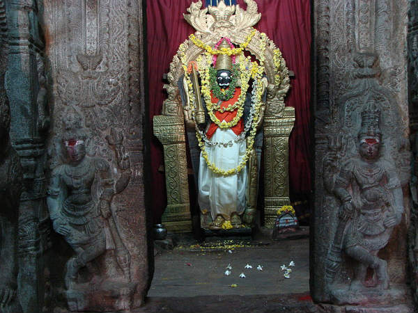 ವೀರಭದ್ರ ದೇವಸ್ಥಾನ: 