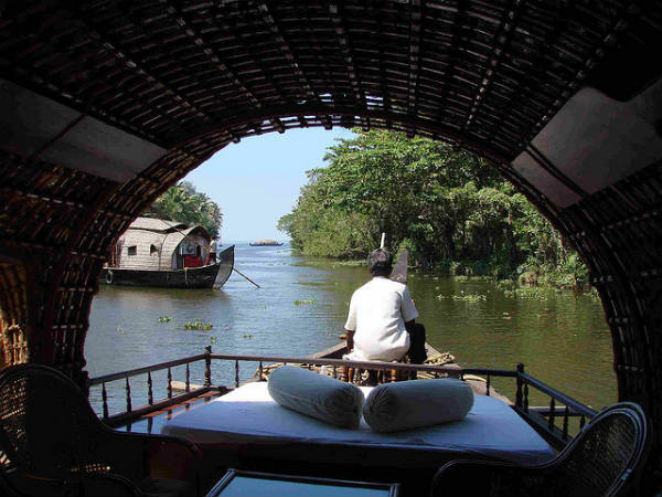 ಕೇರಳದ ಶ್ರೀಮಂತ ಹಿನ್ನೀರು ಪ್ರವಾಸ: