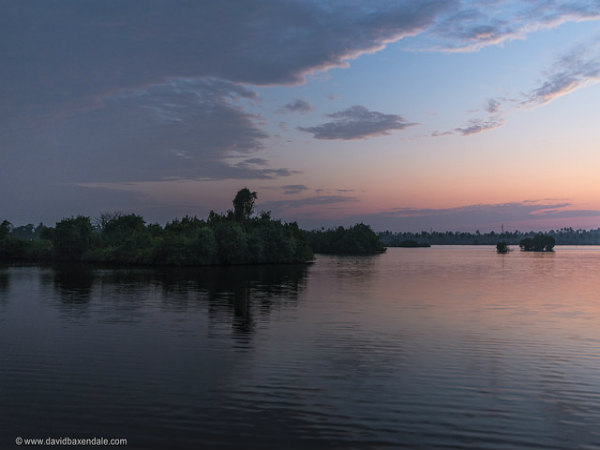 ಕೇರಳದ ಶ್ರೀಮಂತ ಹಿನ್ನೀರು ಪ್ರವಾಸ: