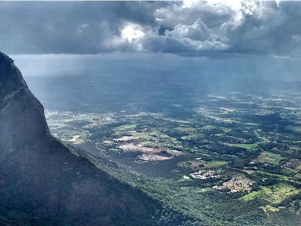 ಕೇರಳದ ಕಳೆ ಹೊತ್ತ ಗಿರಿಧಾಮಗಳು: 