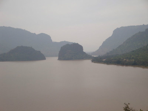 ಸರಳ ಸುಂದರ ಸುಮಧುರ ಕರ್ನಾಟಕ: 