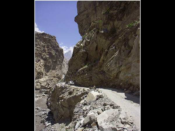 ಭಾರತದ ಭಯಾನಕ ರಸ್ತೆಗಳು: