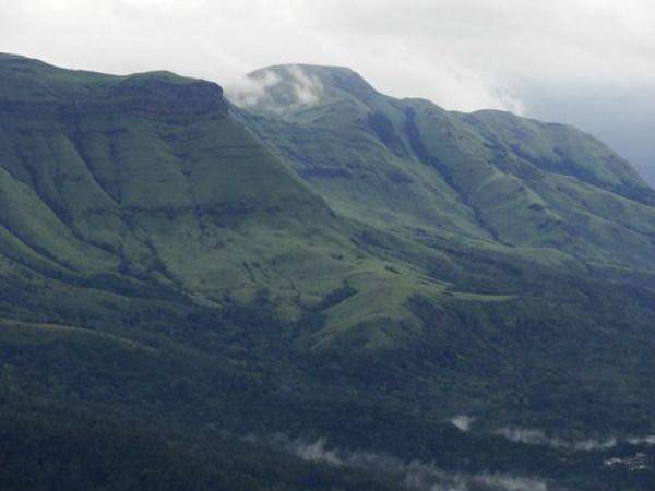 ಮಾದಕ ಬೆಟ್ಟಗುಡ್ಡಗಳು: