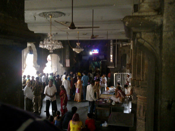 ಕುತೂಹಲ ಹುಟ್ಟಿಸುವ ದೇವಾಲಯಗಳು: