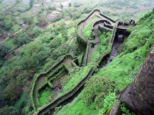 ಲೋಣಾವಲಾ ಸೌಂದರ್ಯ: ಲೋಣಾವಲಾ ಸೌಂದರ್ಯ: